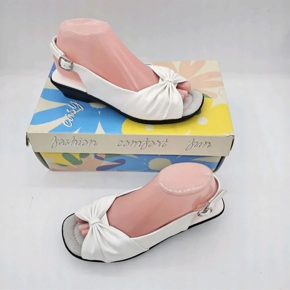 Easy Street Womens Fantasia Sandal Gathered Slip On Elastic Slingback White 7.5M - Picture 2 of 14